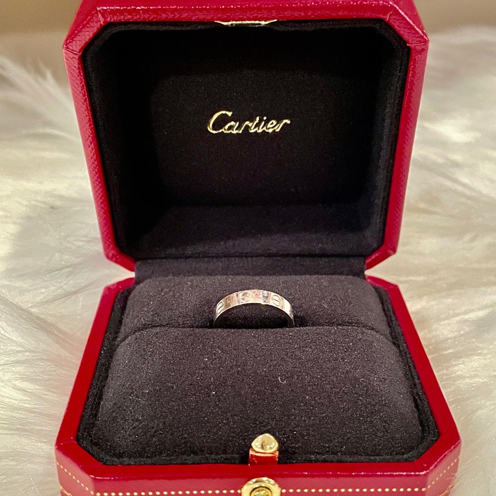 LOVE RING 18k white gold Cartier band